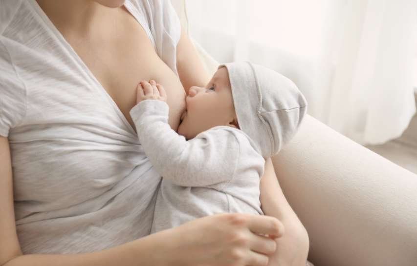 5 Cara Mengatasi Puting Sakit Saat Menyusui Bayi